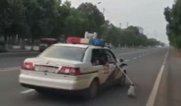 开警车吃白瓜视频,一场别开生面的夏日警民互动