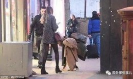 外国人吃瓜街头视频,趣味横生瞬间引围观