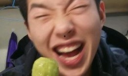 郭老师吃哈密瓜视频,甜蜜瞬间引网友热议