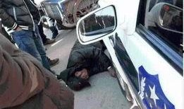 开警车吃白瓜视频,一场别开生面的夏日警民互动