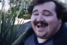 老大爷砍瓜吃视频,老大爷砍瓜吃，传承民间生活智慧