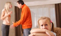 父母吵架男子吃瓜视频大全