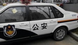 开警车吃白瓜视频,一场别开生面的夏日警民互动