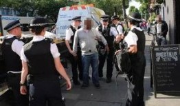 警察调解吃瓜视频,一场别开生面的街头调解秀