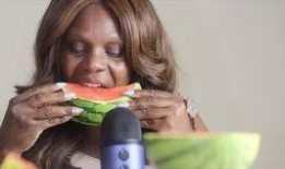 百变阿姨吃瓜的视频,揭秘娱乐圈幕后故事