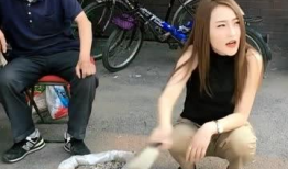 景区美女吃瓜视频大全,捕捉夏日休闲时光