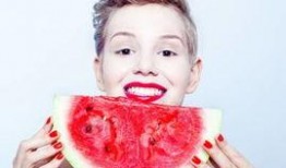 美女图片吃瓜视频大全下载,美女图片与吃瓜视频大全，一键下载收藏！