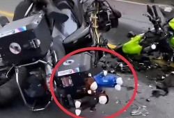 北美吃瓜撞车视频,吃瓜群众目睹惊魂撞车现场