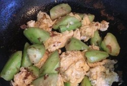 水瓜能不能炒鸡蛋吃呢视频,家常美食新尝试